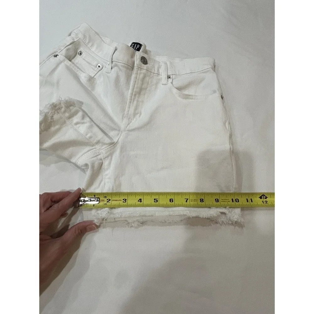 GAP Mid Rise White Denim Raw Hem Classic Boho Festival Summer Short Women 2R/26